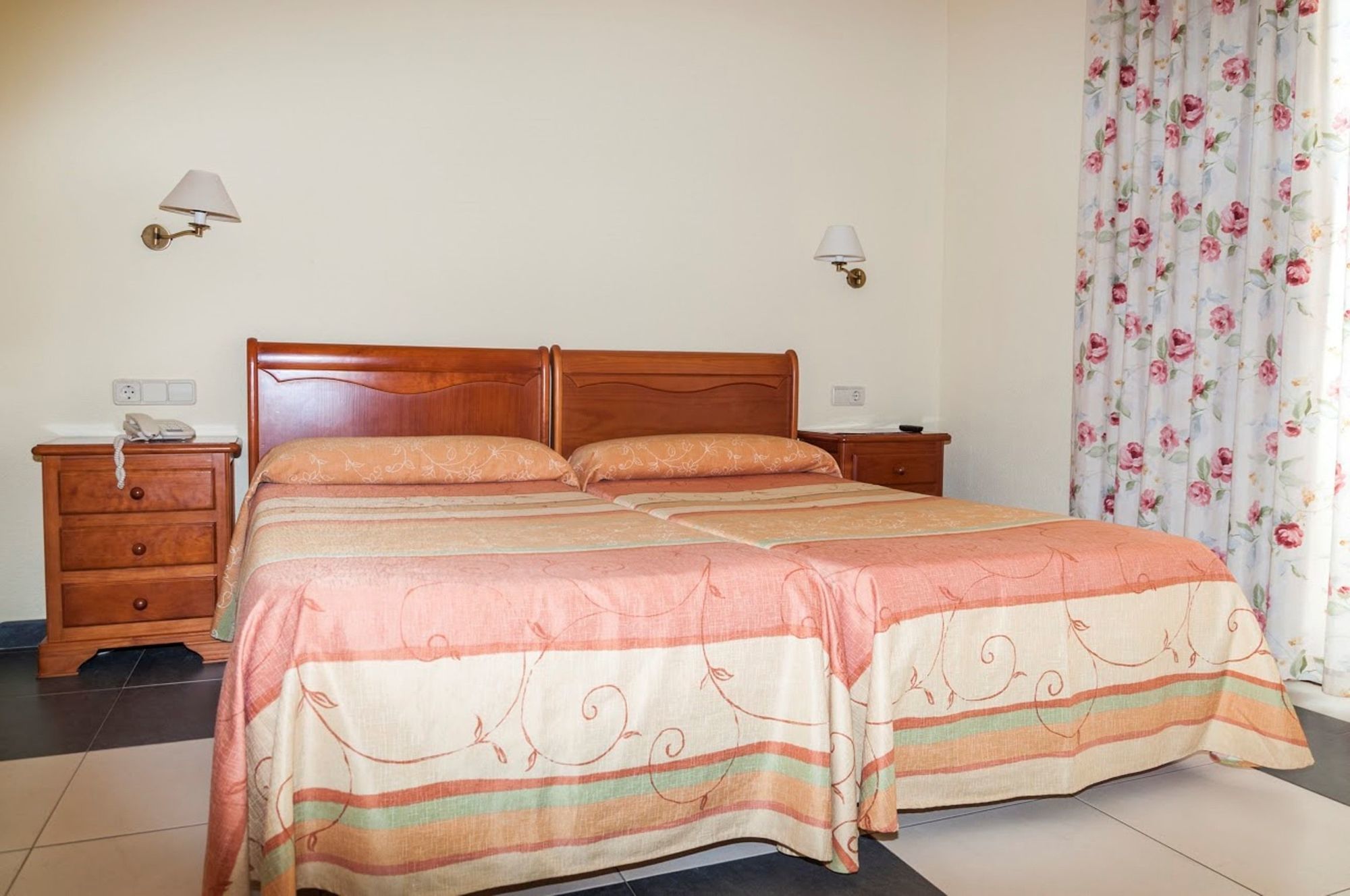 Hotel Tres Anclas Gandia Ngoại thất bức ảnh